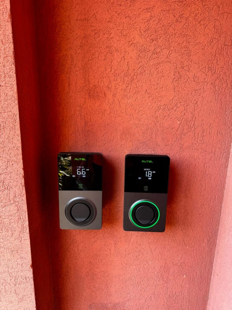 Installation de deux bornes de recharge AUTEL à domicile par A'dvenir Eco (Avignon)